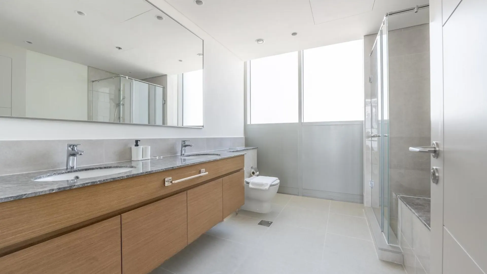 Luxury 3Br And Maid Room Forte Tower 1 With Fountain View Dubai 0*,