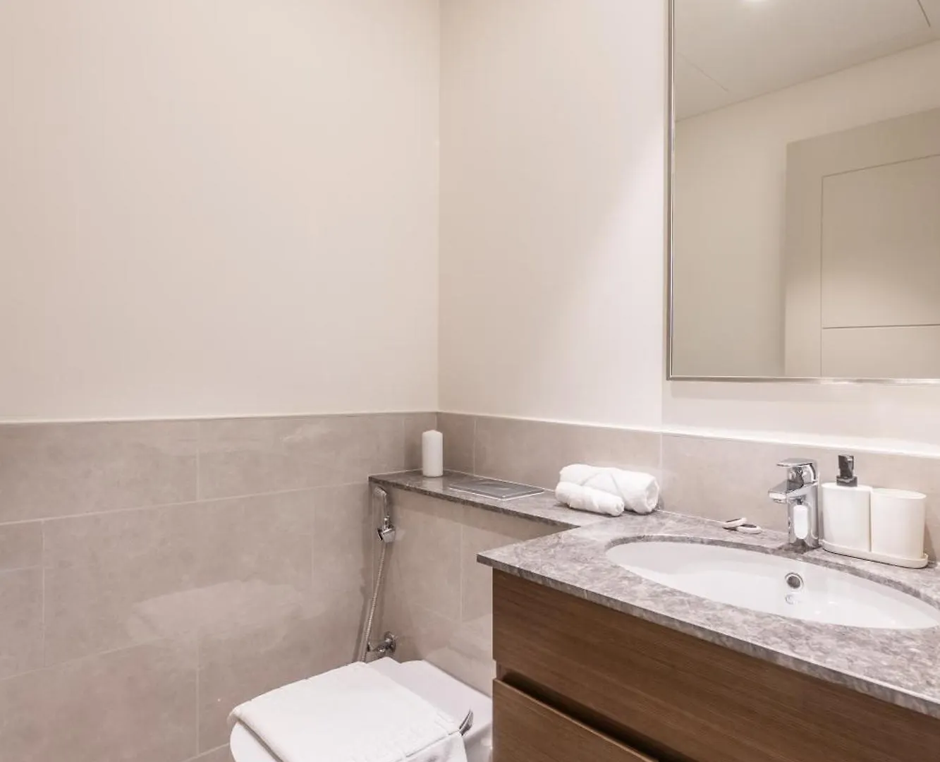 Luxury 3Br And Maid Room Forte Tower 1 With Fountain View Dubai Apartment