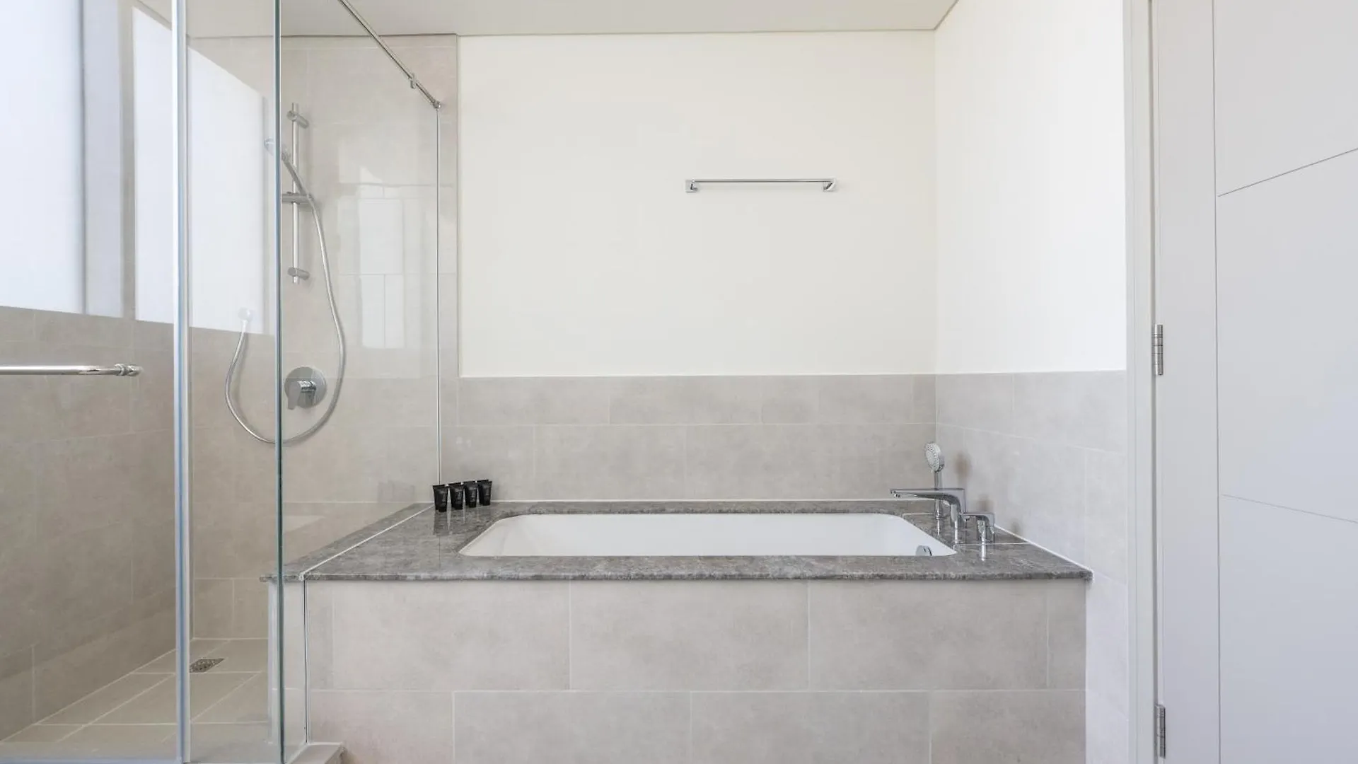Luxury 3Br And Maid Room Forte Tower 1 With Fountain View Dubai United Arab Emirates
